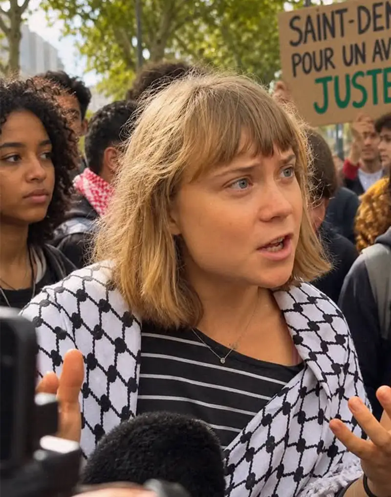 Prise de parole lors d’une mobilisation pour un avenir juste à Saint-Denis