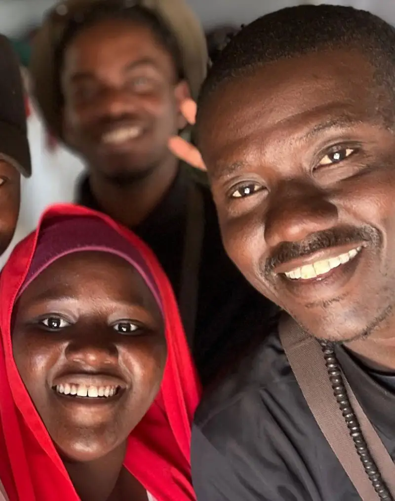 Selfie joyeux entre participant·es d’un séjour solidaire Mediaquart